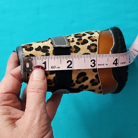 NWT Leopard Print Fuzzy Dog Boots Shoes, Size 8 - Picture 12 of 14
